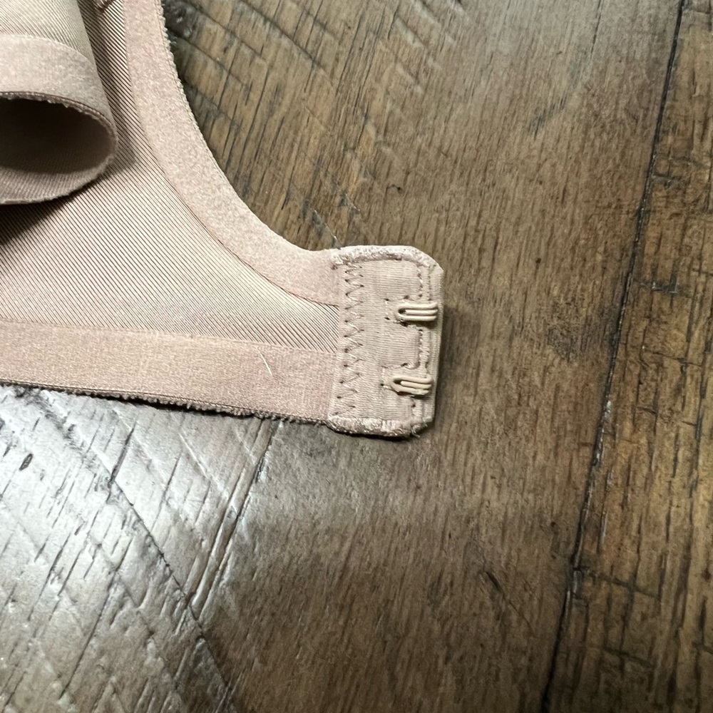 Warners bra 36C blissful benefits nude tan wireless seamless - Picture 7 of 10